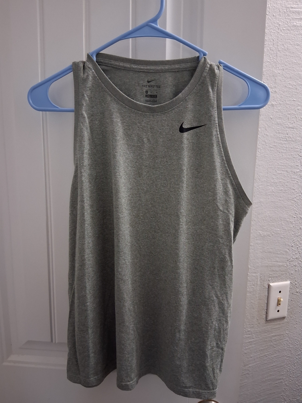 Nike Men’s Heather Gray Athletic Tank Top with Black Swoosh